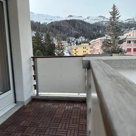 דירה Derby 32